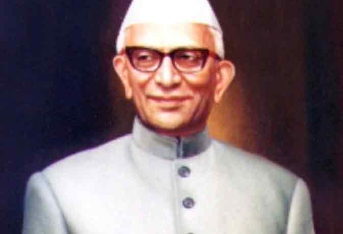 मोरार जी देसाई